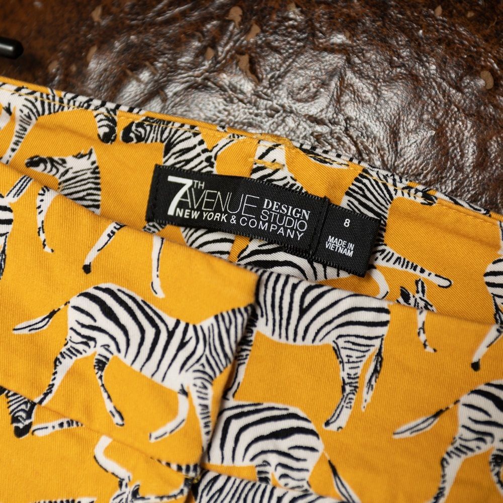 New York Company zebra prints short size 8 - Picture 6 of 7